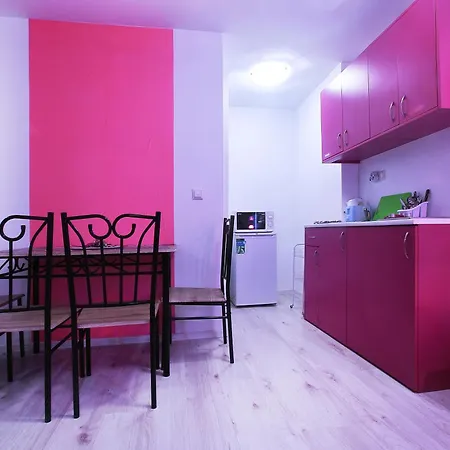 Fashionapartments In Privatecomplex With Pool&parking