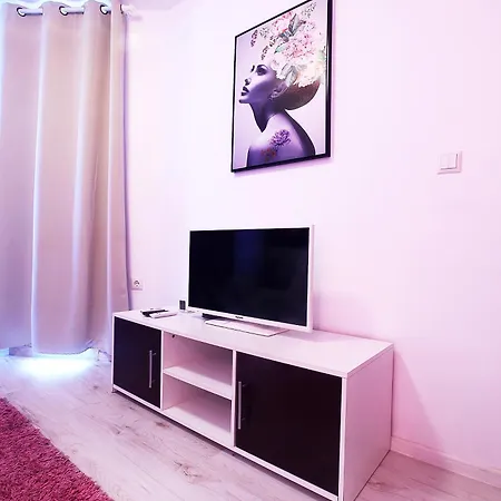 Fashionapartments In Privatecomplex With Pool&parking Apartment