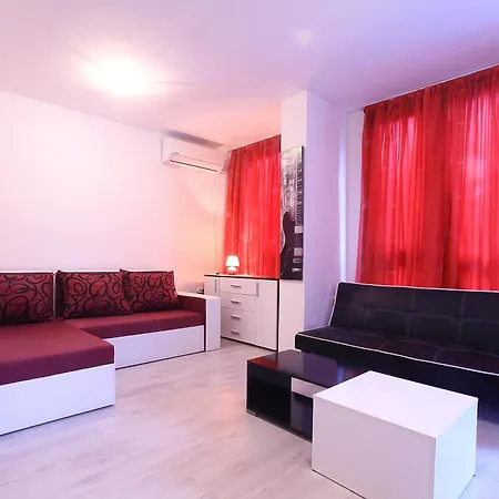 Fashionapartments In Privatecomplex With Pool&parking Apartment