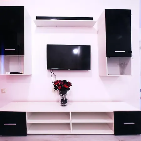 Fashionapartments In Privatecomplex With Pool&parking
