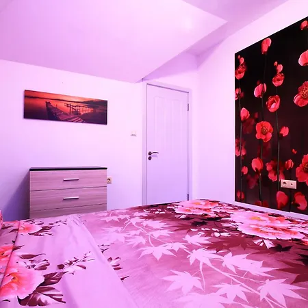 Fashionapartments In Privatecomplex With Pool&parking Apartment *