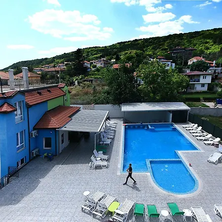 Fashionapartments In Privatecomplex With Pool&parking 公寓 *