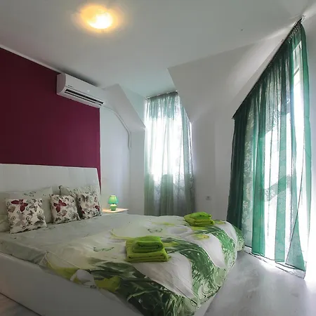 Fashionapartments In Privatecomplex With Pool&parking Balchik